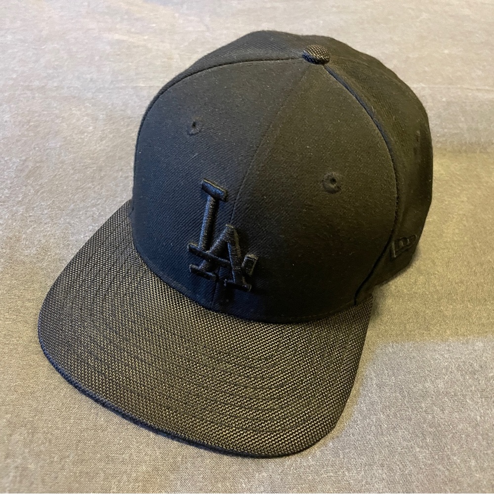 New era 9fifty LA Dodgers black buckle SnapBack cap